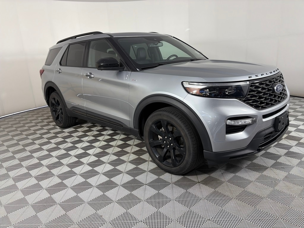 2022 Ford Explorer ST-LINE's photo