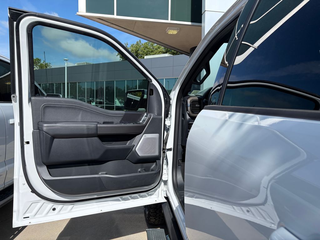 2025 Ford F-150 Lariat - Photo 7