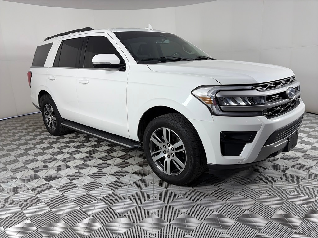 2022 Ford Expedition XLT's photo