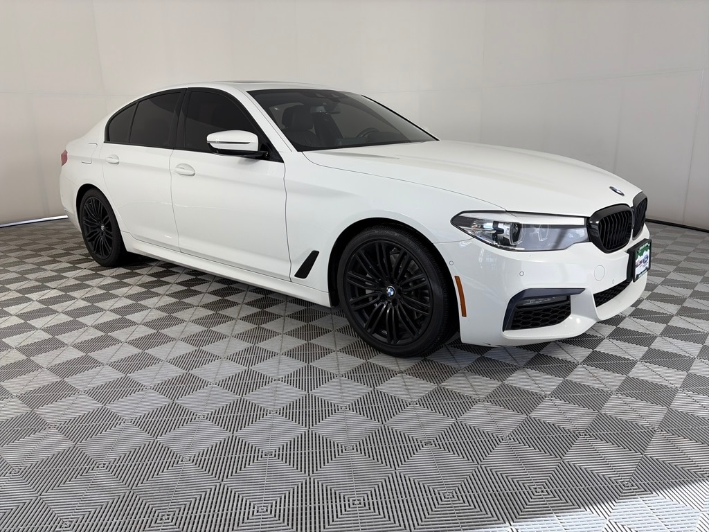 2019 BMW 5 Series 540i's photo