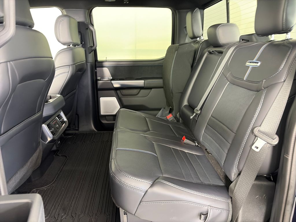 2025 Ford F-350 Super Duty Platinum - Photo 13