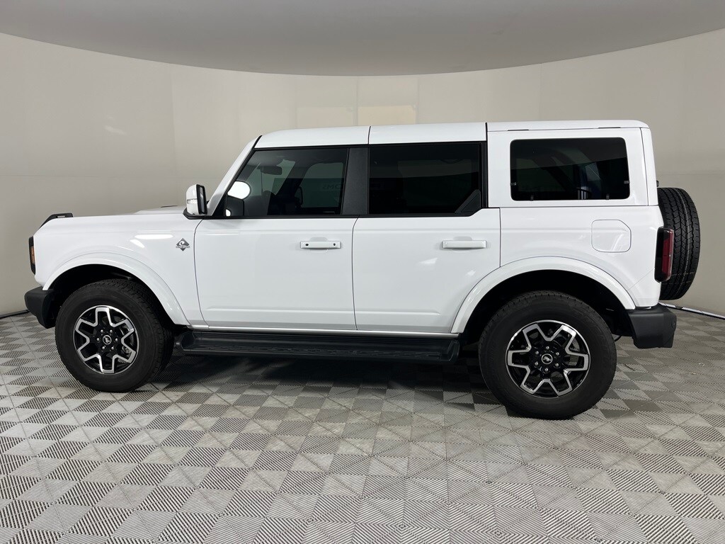 2025 Ford Bronco Outer Banks photo 4