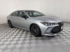 2019 Toyota Avalon Hybrid XSE Sedan