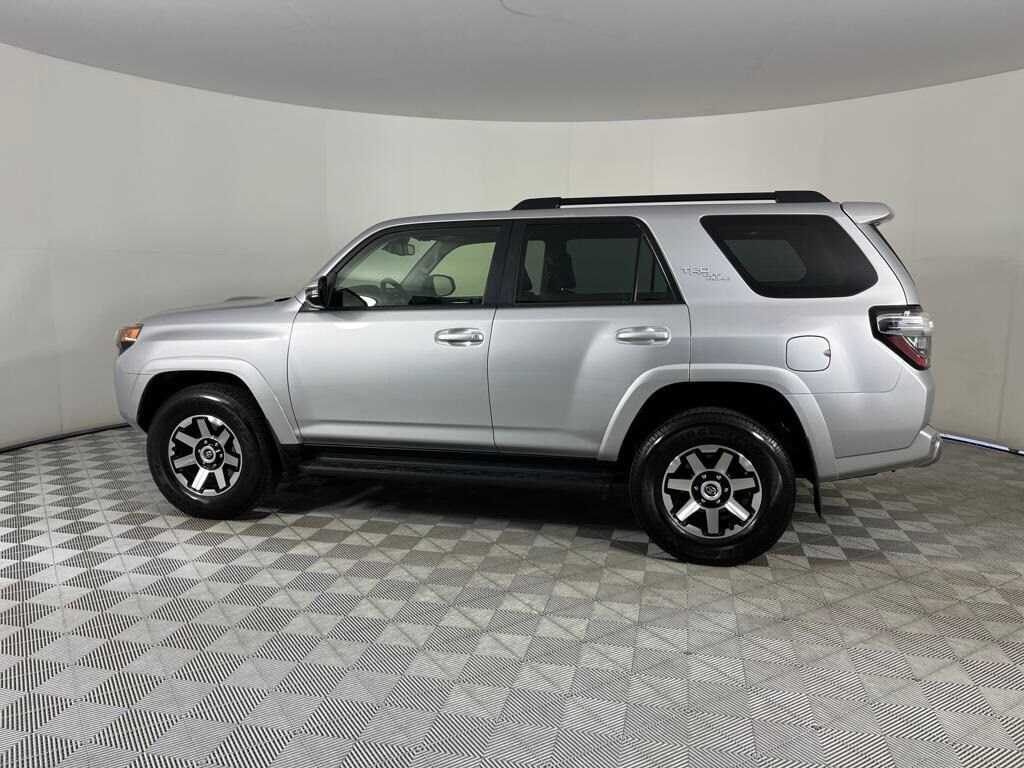 2024 Toyota 4Runner TRD Off-Road Premium photo 4
