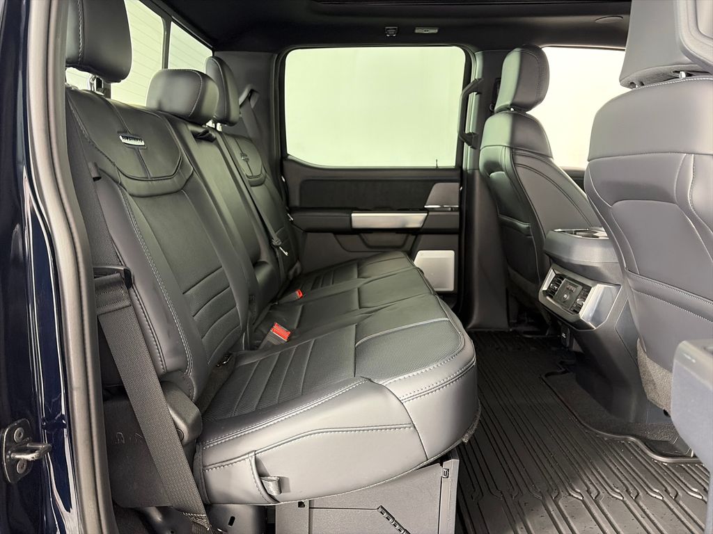 2025 Ford F-350 Super Duty Platinum - Photo 30