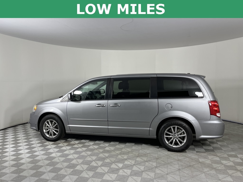 Used 2016 Dodge Grand Caravan SE Plus Minivan/Van