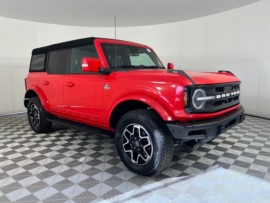 2023 Ford Bronco 4-Door Outer Banks's photo