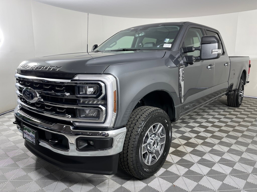 2025 Ford F-350 Lariat photo 3