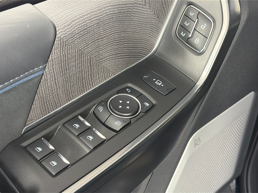 2025 Ford F-350 Super Duty Platinum - Photo 26