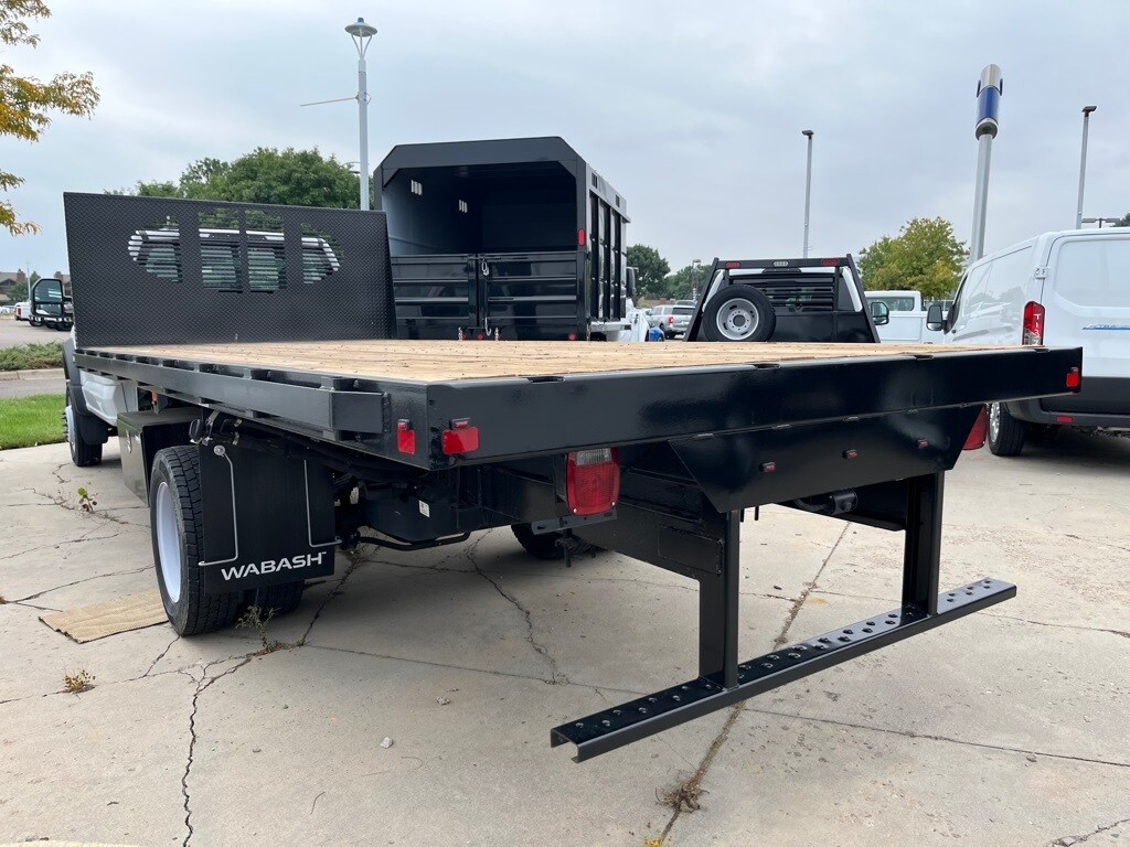 2024 Ford F-450 Super Duty Chassis Cab XL - Photo 4