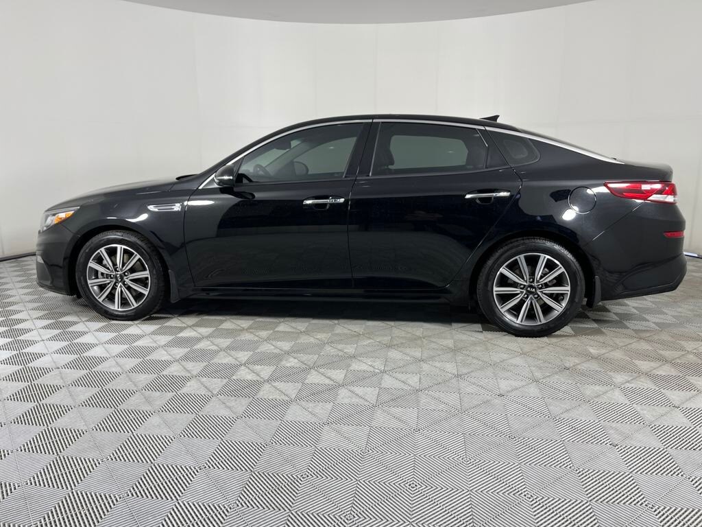 2019 Kia Optima EX photo 4