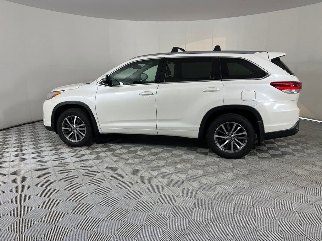 2018 Toyota Highlander XLE photo 3