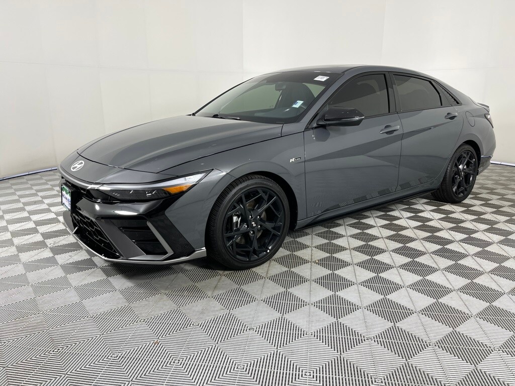 2025 Hyundai Elantra N Line photo 3