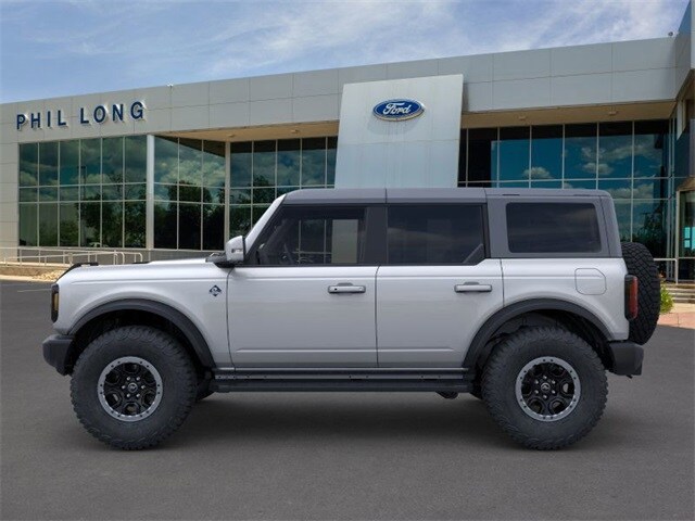 2024 Ford Bronco Outer Banks photo 3