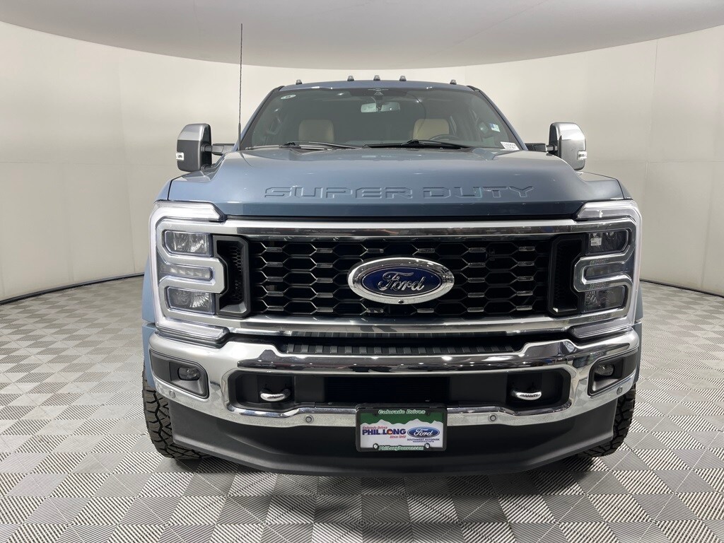 2023 Ford F-450 Lariat photo 2