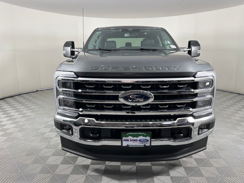 2025 Ford F-350 Lariat photo 2