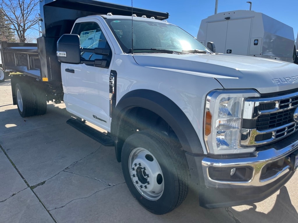 2025 Ford F-550 Super Duty Chassis Cab XL's photo