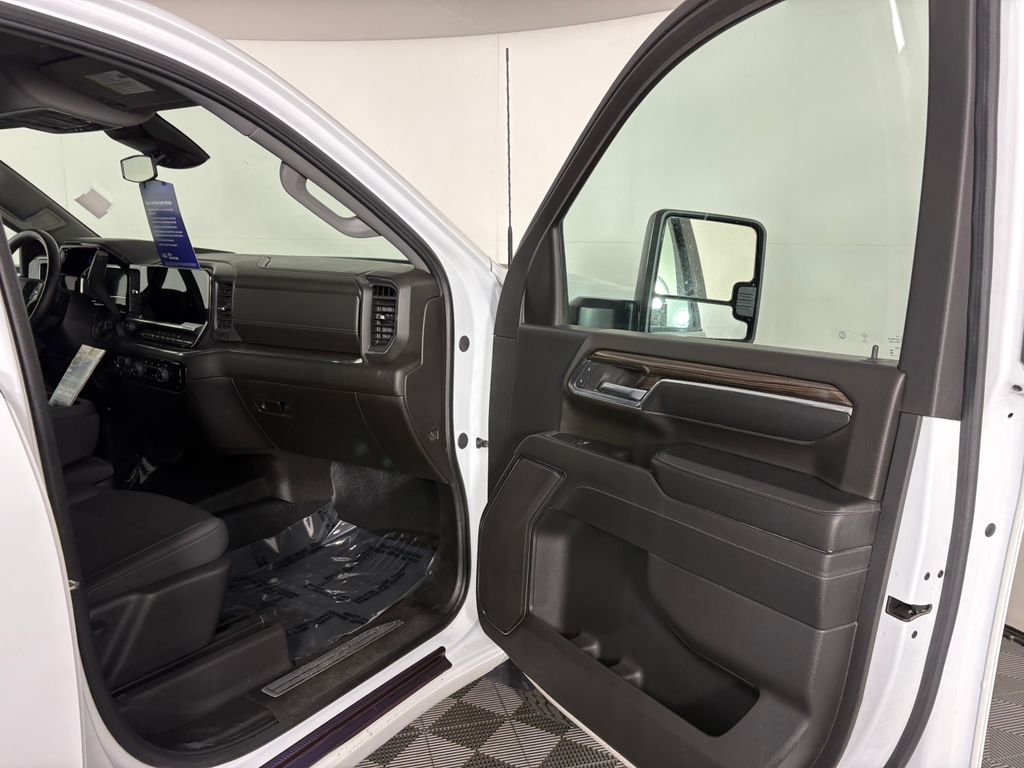 2024 Chevrolet Silverado 3500HD LT - Photo 29