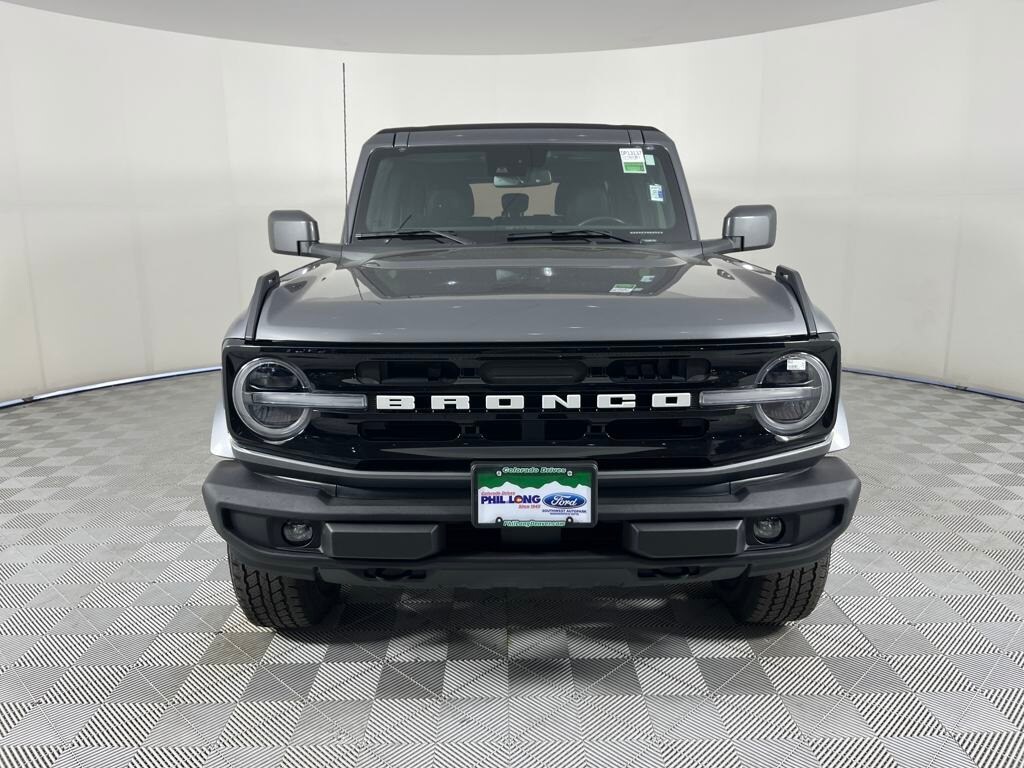 2022 Ford Bronco Outer Banks photo 2