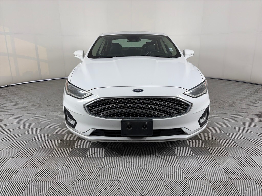 2019 Ford Fusion Titanium photo 2