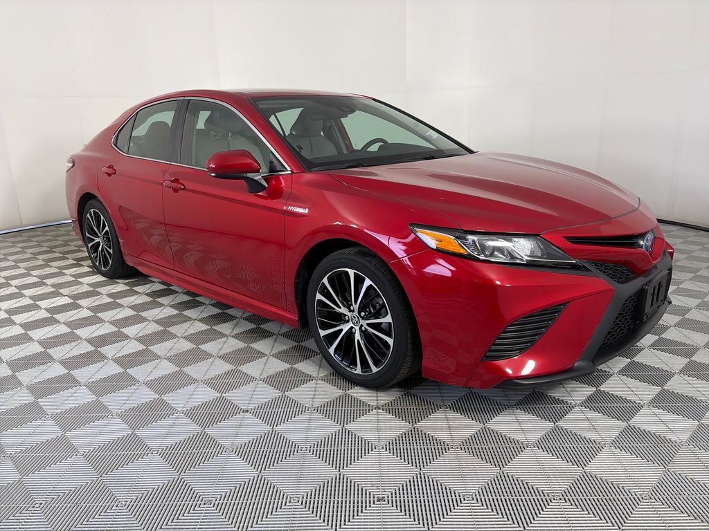 2020 Toyota Camry 2.5 Auto SE Hybrid's photo