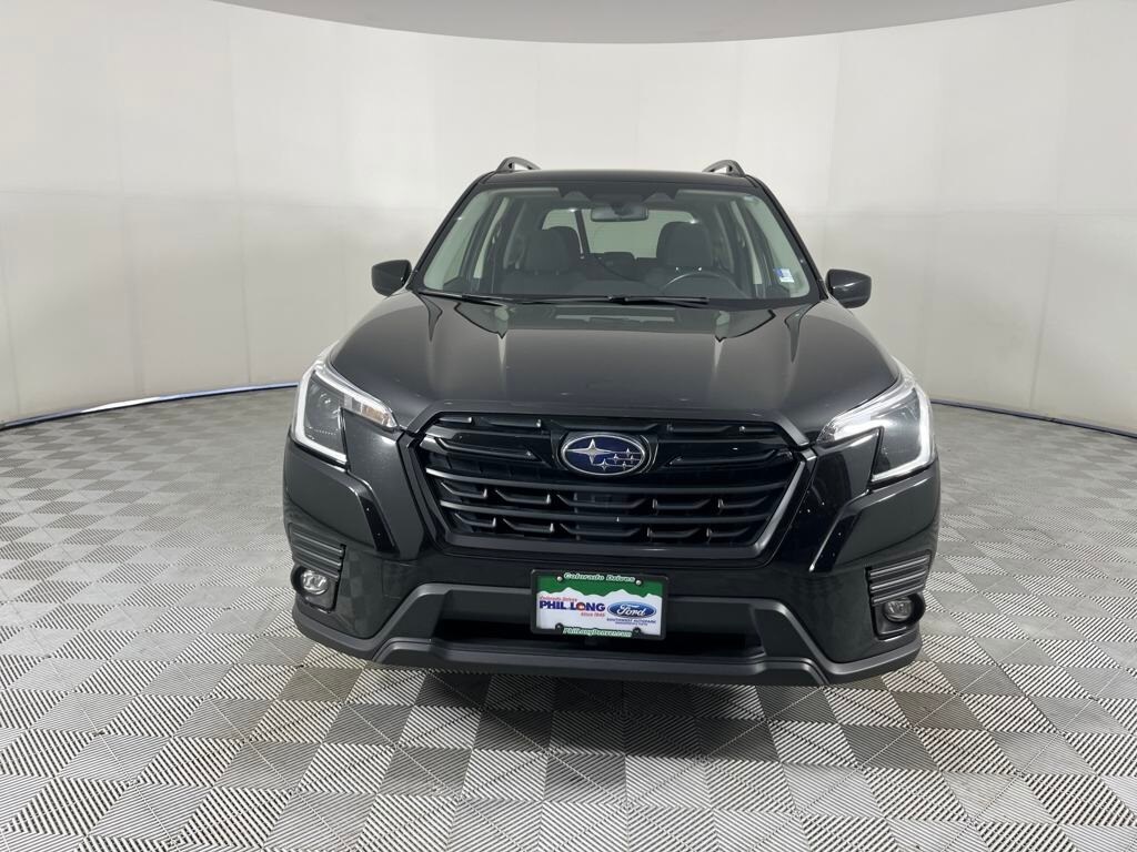 2024 Subaru Forester Premium Base photo 2