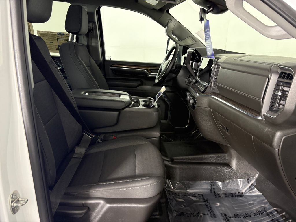 2024 Chevrolet Silverado 3500HD LT - Photo 30