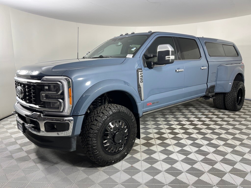 2023 Ford F-450 Lariat photo 3