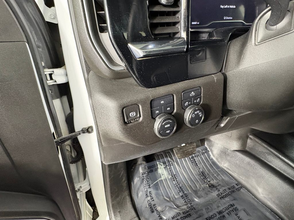 2024 Chevrolet Silverado 3500HD LT - Photo 13