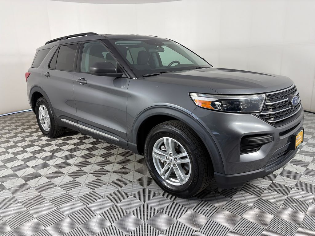 2022 Ford Explorer XLT 4WD's photo