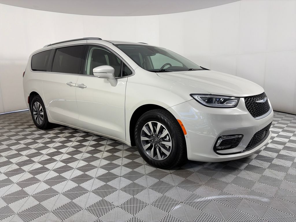 2021 Chrysler Pacifica Hybrid Touring L
