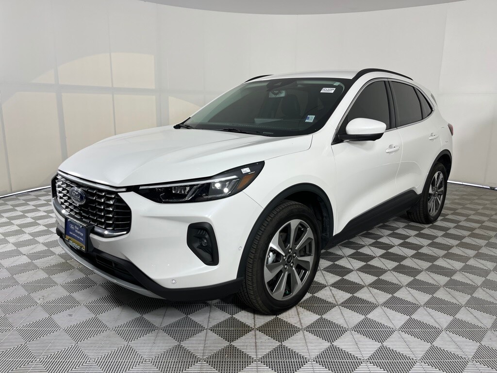 2024 Ford Escape Hybrid Platinum photo 2