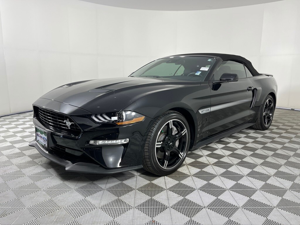 2021 Ford Mustang GT Premium Convertible photo 4