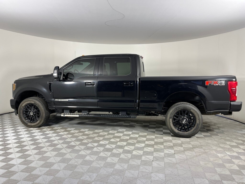 2019 Ford F-350 Lariat photo 4