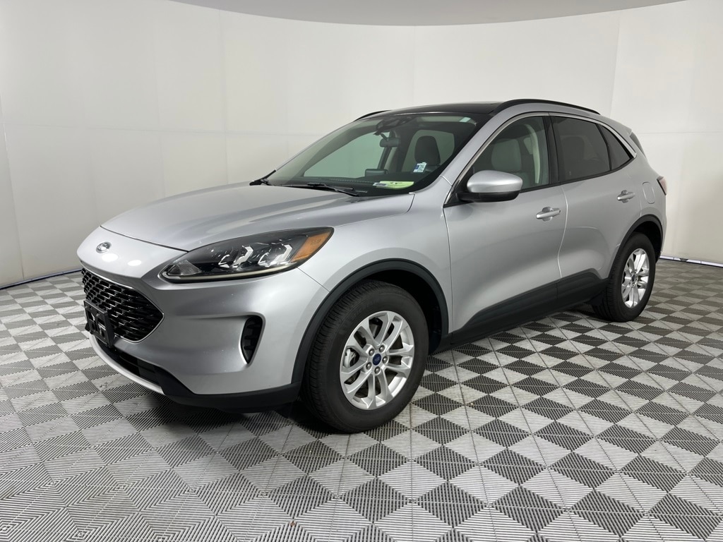 2020 Ford Escape SE photo 3