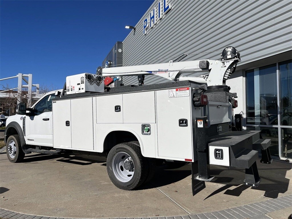 2023 Ford F-550 photo 4