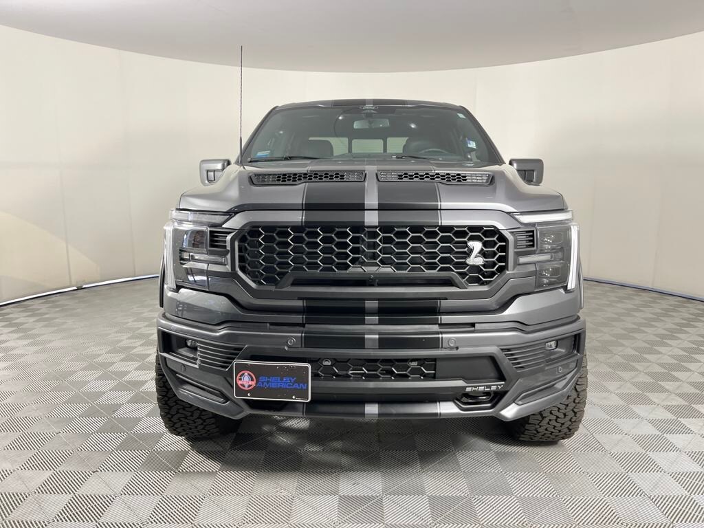 2025 Ford F-150 Lariat photo 2