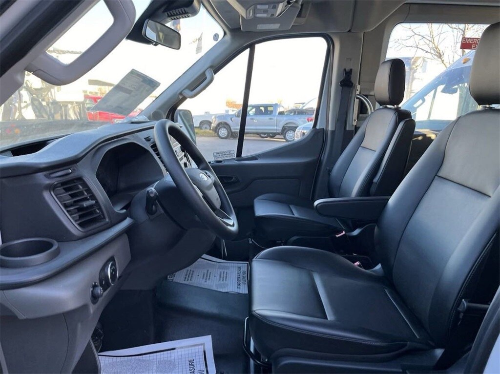 2023 Ford Transit photo 3