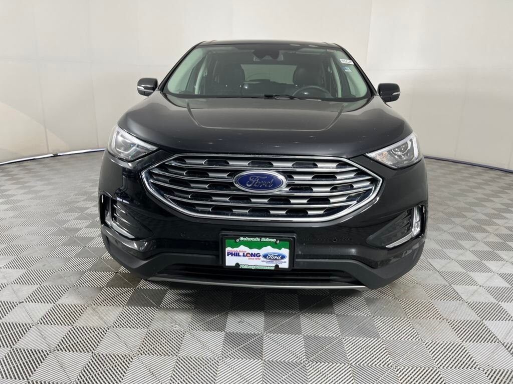 2024 Ford Edge Titanium photo 2