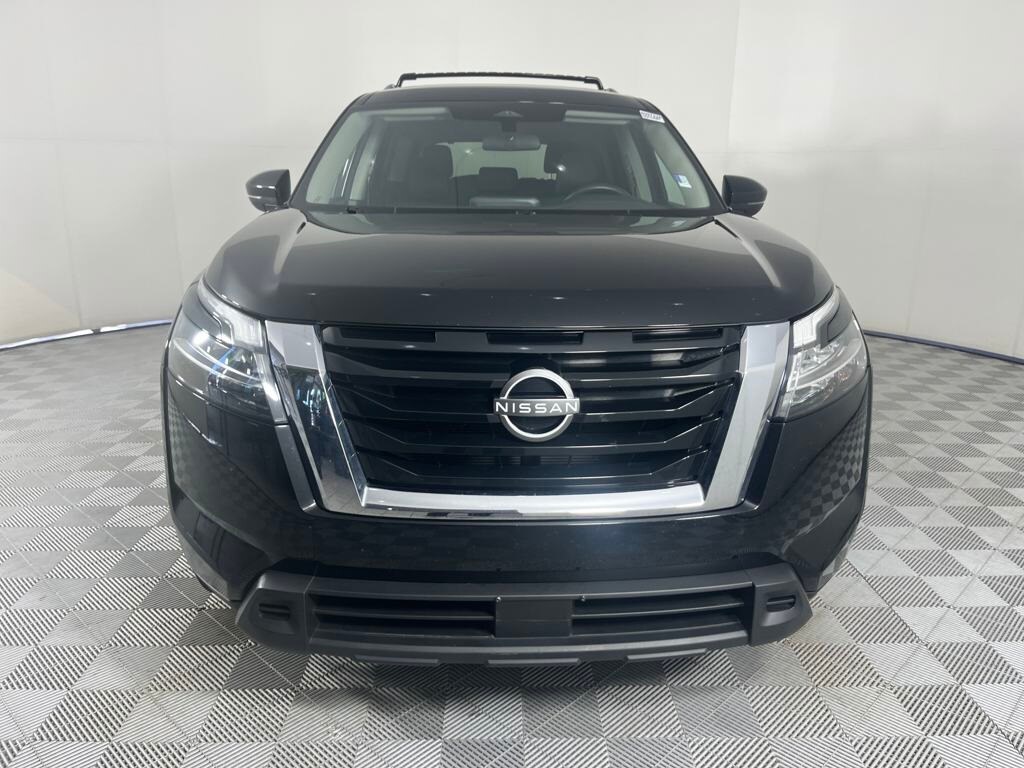 2022 Nissan Pathfinder SV photo 2