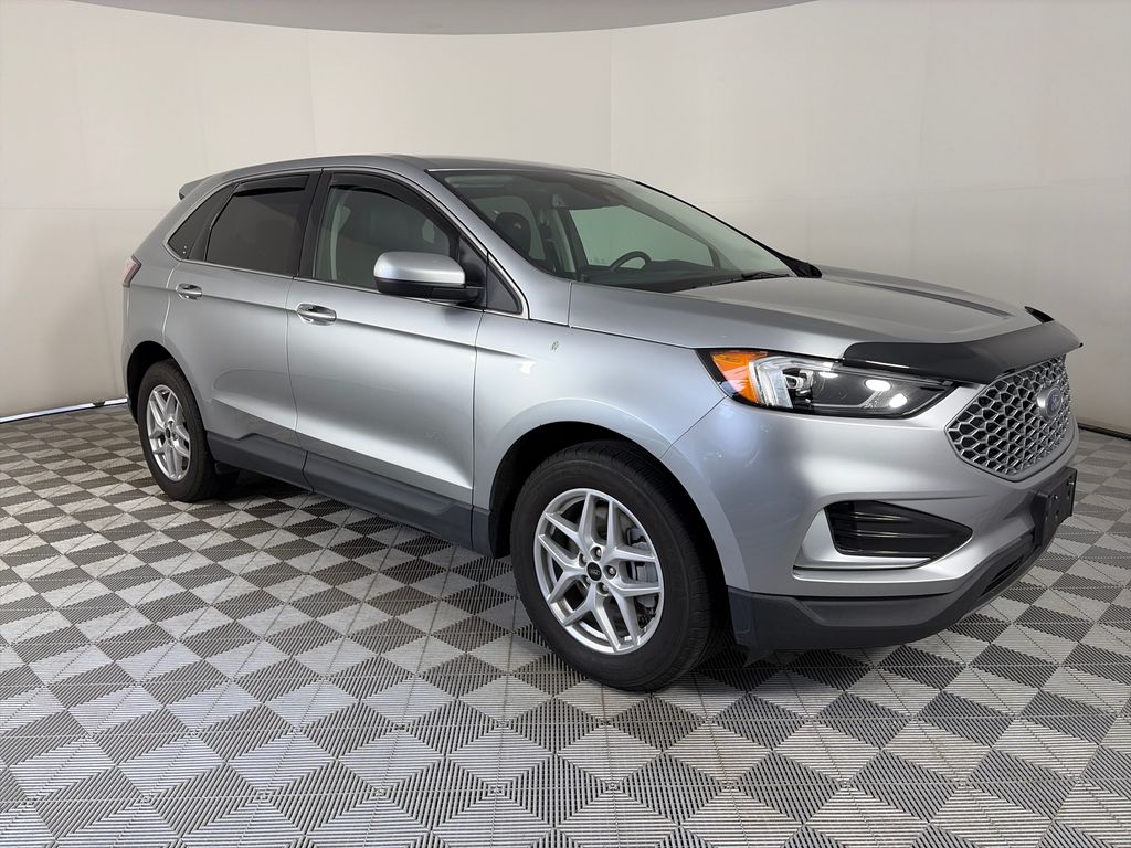 2024 Ford Edge SEL AWD's photo