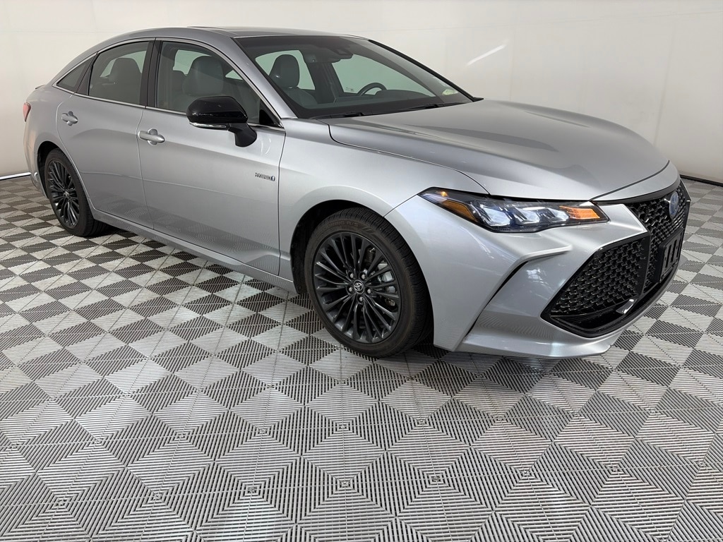 2019 Toyota Avalon XSE's photo