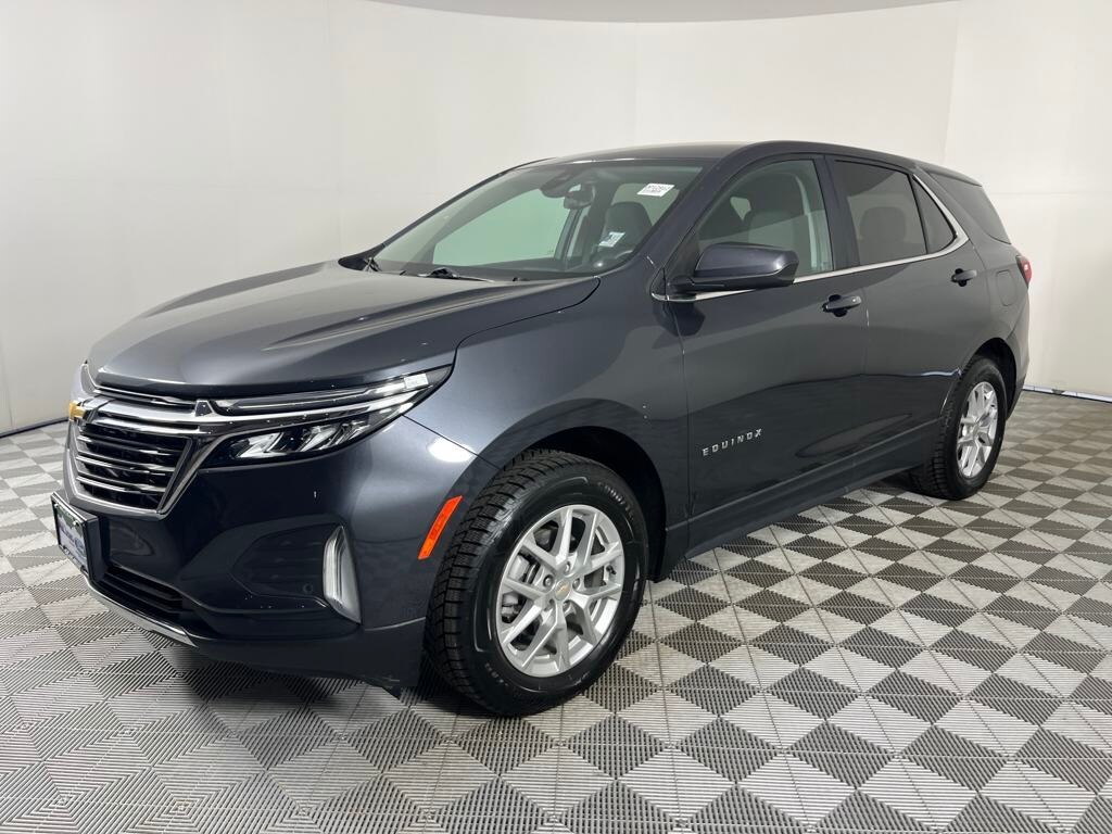2023 Chevrolet Equinox LT photo 3