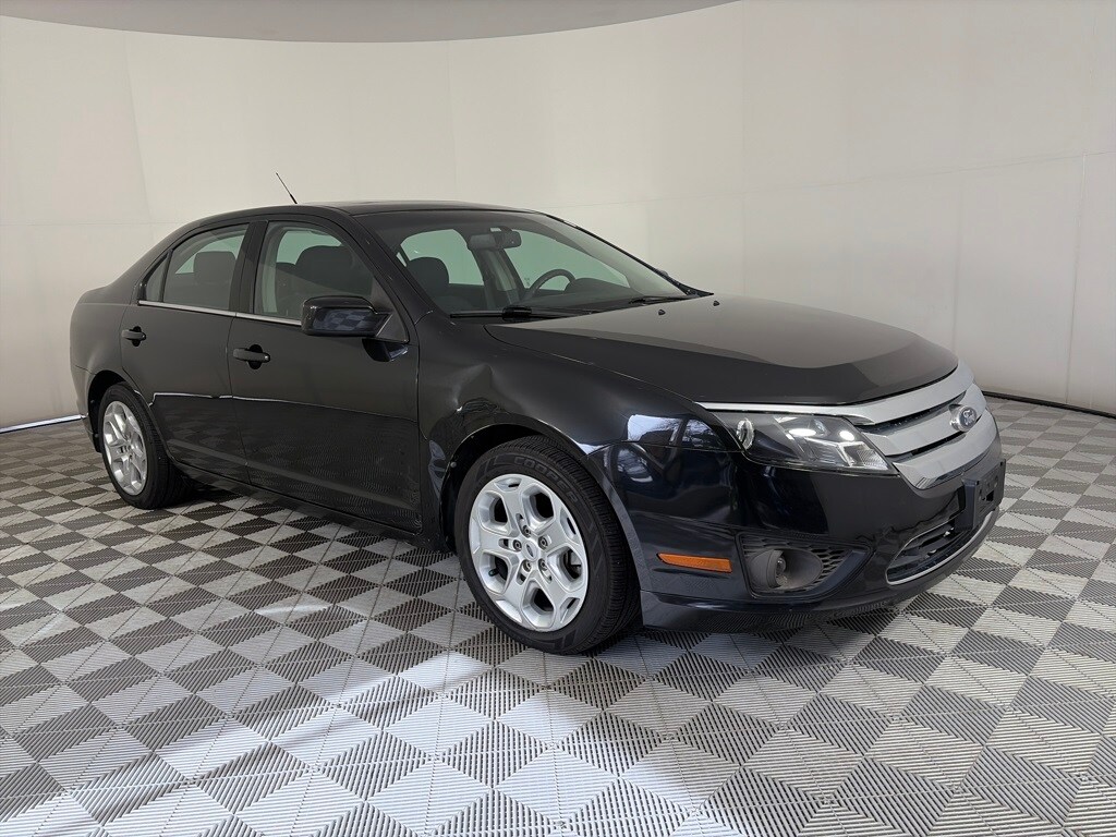 Used 2011 Ford Fusion SE Sedan