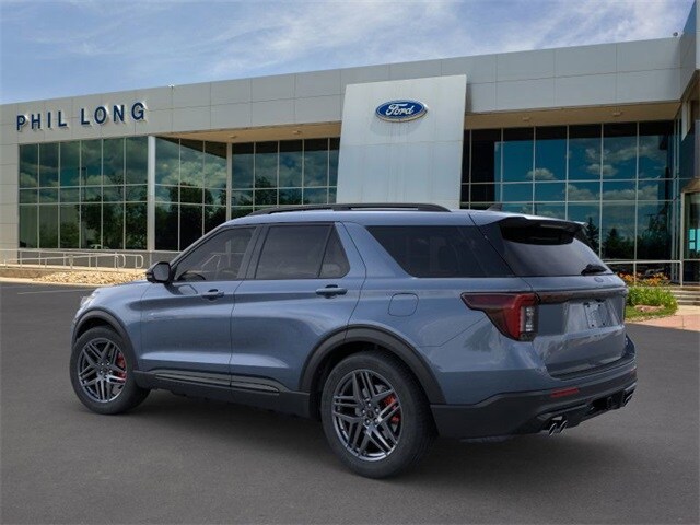 2025 Ford Explorer ST photo 4