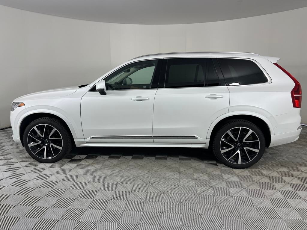 2023 Volvo XC90 Plus photo 4