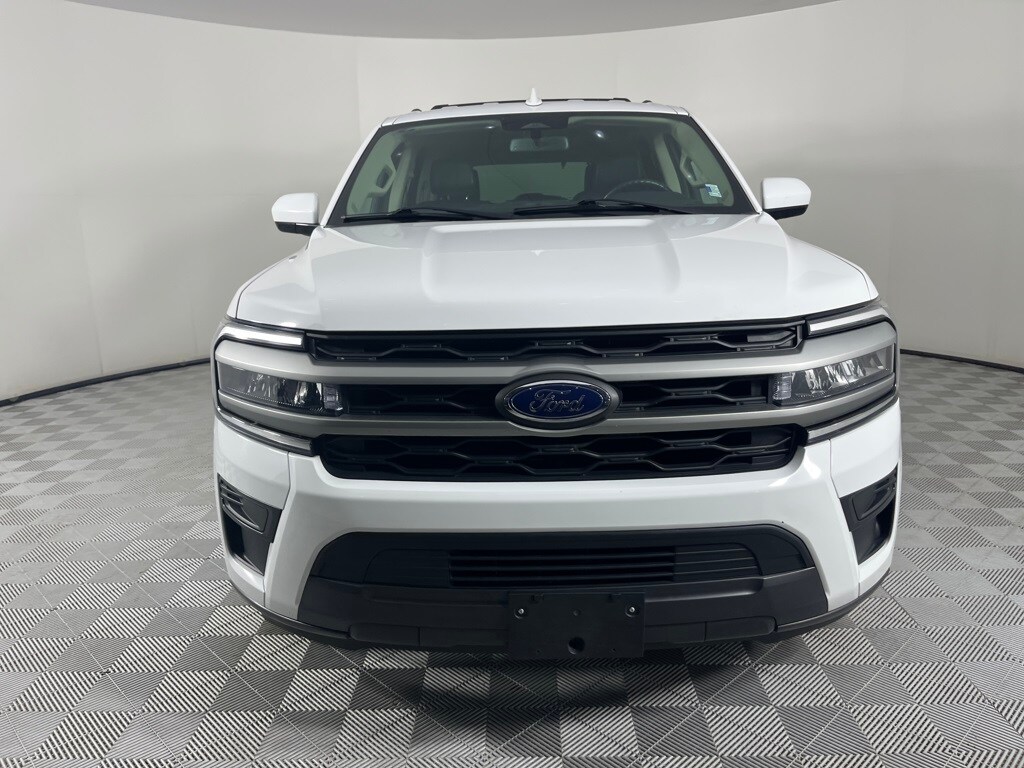 2024 Ford Expedition XLT photo 2