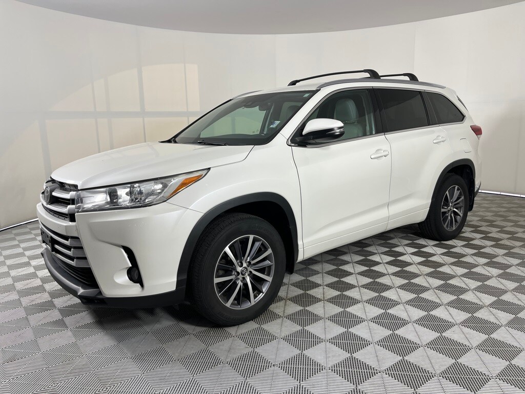 2018 Toyota Highlander XLE photo 2