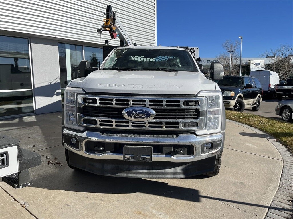 2023 Ford F-550 photo 2