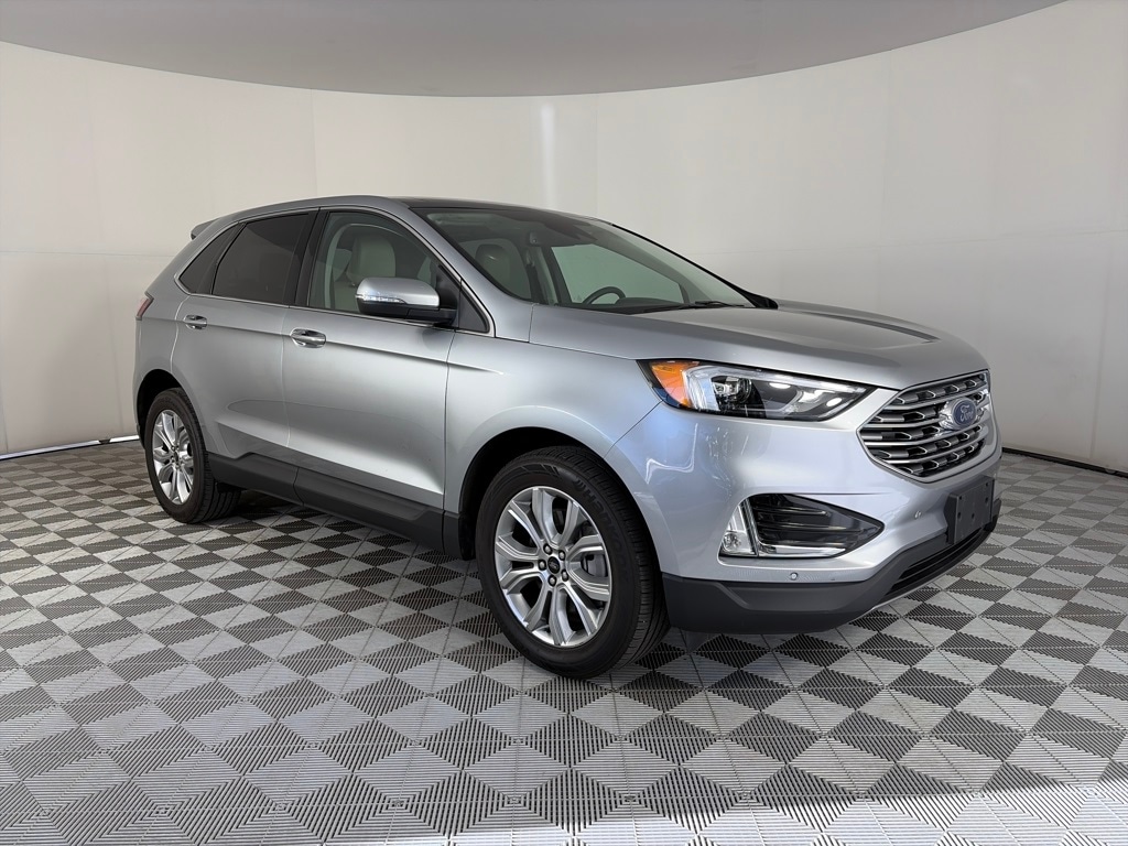 2023 Ford Edge Titanium's photo